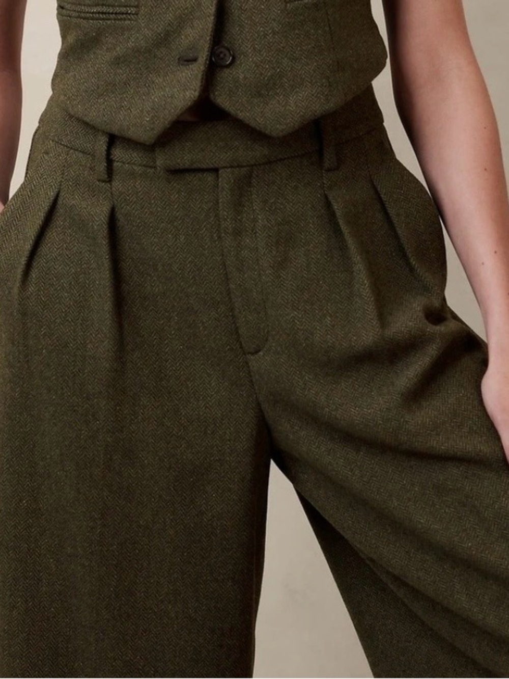 Banana Republic Women's Size 12 Pleated Herringbone Olive Green Wide Leg Trouser